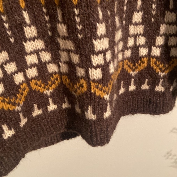 Beautiful Handmade sweater -Wool with hearts 💕 - Picture 10 of 11